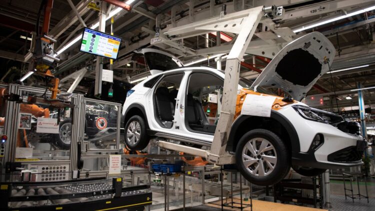 Volkswagen vende sus activos en Rusia a empresa local