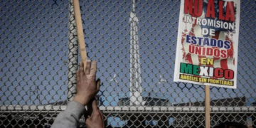 Exigen activistas al gobierno federal garantizar DH de migrantes detenidos