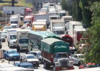 Transportistas cancelan bloqueos, pero marcharán hacia el Zócalo