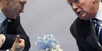 El Kremlin espera a que EE.UU le informe de las negociaciones con Ucrania para responder a la tregua