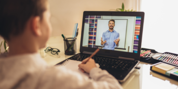 Outschool: Actividades de aprendizaje que promueven el descubrimiento de talentos en los niños