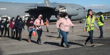 Primeros vuelos de deportación del gobierno de Trump llegan a Guatemala