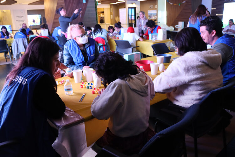 Colaboradores de Samsung promueven el aprendizaje y la diversión a través de su programa de voluntariado