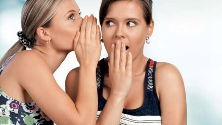 ¿Por qué nos encanta el chisme? Experta de la UNAM revela la razón