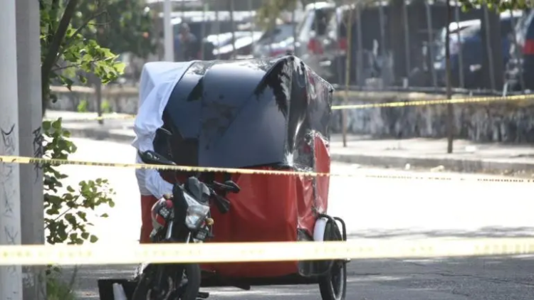 Caen hombres por tirar cuerpo de mujer en basurero de Santa Martha Acatitla Norte