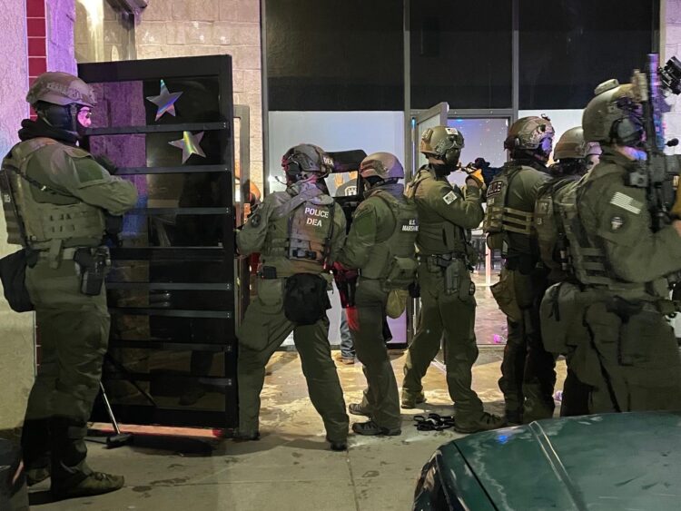 Detuvieron a 5 mexicanos en redadas contra migrantes en Colorado: Sheinbaum