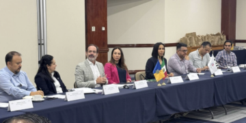 Titular de la STPS visita Grupo Collins y participa en comité de RH del CCIJ