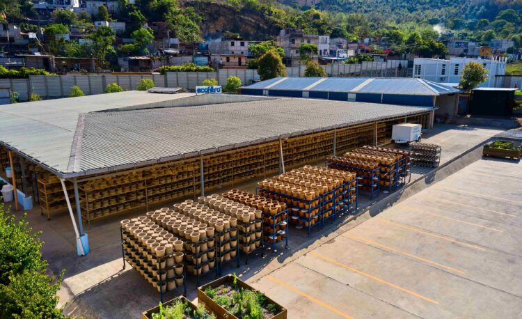 Ecofiltro: 10 años transformando la forma de beber agua hacia un futuro sostenible