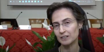 Raffaella Petrini, la religiosa de alto poder; mano firme en la santa sede