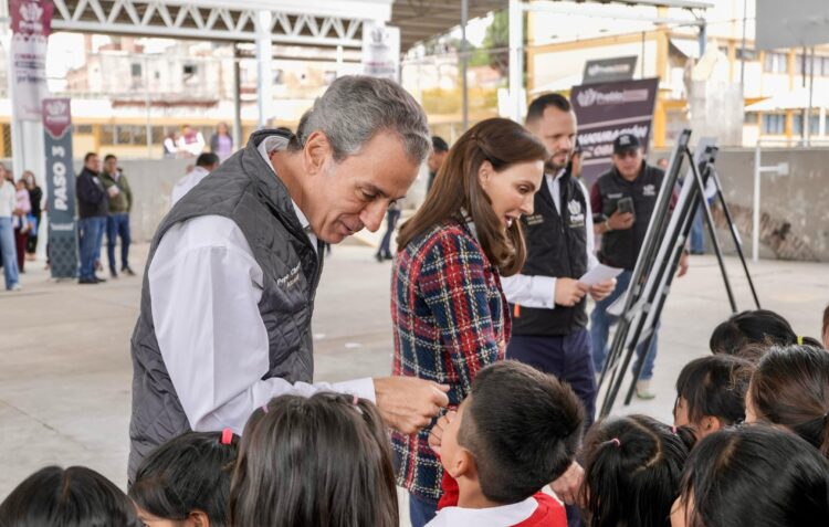 Entrega Pepe Chedraui techado escolar en la Primaria No. 16 Julián Hinojosa