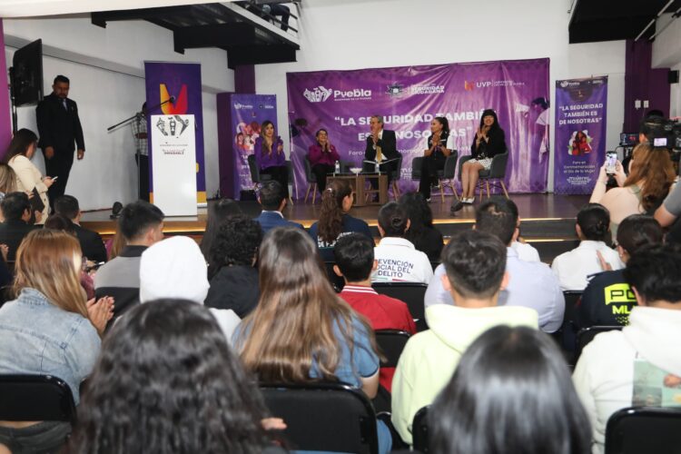 Dirige Gobierno de la Ciudad Foro “La seguridad también es de nosotras” a universitarias