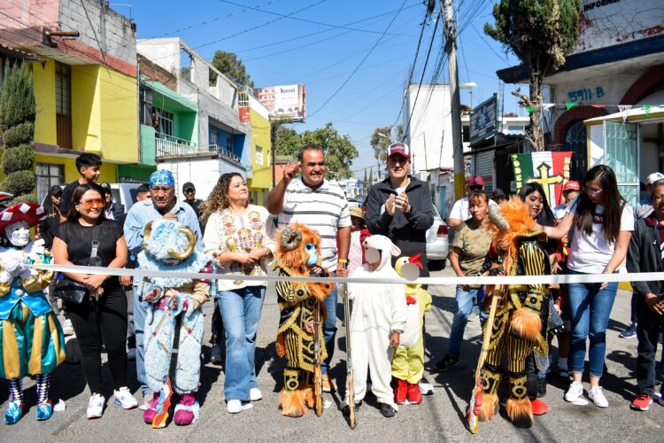 Acude Pepe Chedraui al corte de listón para el inicio del Carnaval de San Baltazar Campeche
