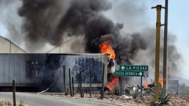 Bloqueos de ayer fueron por conflicto entre dos grupos, no por detenciones: Sheinbaum
