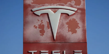 Trump golpea a Musk: Tesla deja de recibir pedidos en China por aranceles