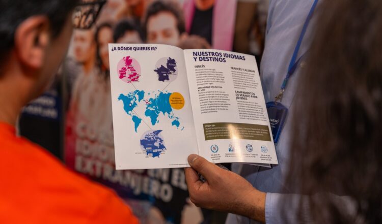 Presentan estudio sobre las perspectivas de los jóvenes mexicanos y estrategias de financiamiento para estudiar en México y en el extranjero