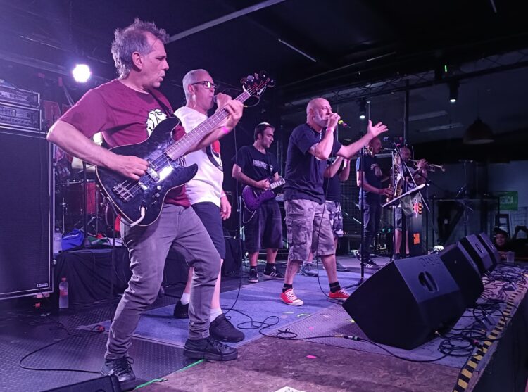 BANDA BASSOTTI HACE VIBRAR A LA CAPITAL MEXICANA EN EMOTIVO CONCIERTO