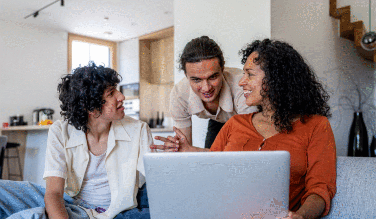 Cómo ayudar a los hijos a elegir carrera y universidad: Tecmilenio
