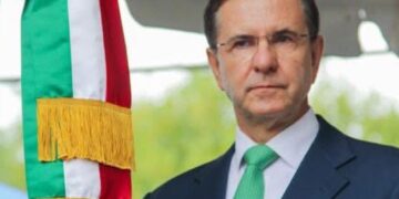 Critican baja visibilidad del embajador Esteban Moctezuma en medio de relación entre México y EU
