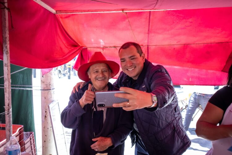 Raymundo Villalpando suma más de 50 mercados recorridos