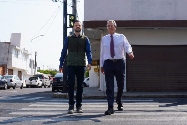 Supervisa Pepe Chedraui conclusión de mantenimiento vial de Avenida 15 de Mayo