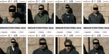 Detienen a 8 hombres armados, confiscan vehículos blindados tipo monstruo y armamento en Angostura, Sinaloa