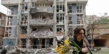 La paz no llega a Ucrania: Rusia lanza su mayor ataque aéreo; deja 12 muertos