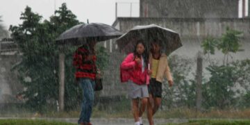 Depresión tropical Uno-E provoca lluvias y oleaje elevado