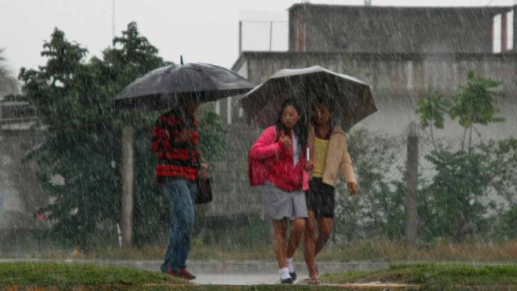 Depresión tropical Uno-E provoca lluvias y oleaje elevado