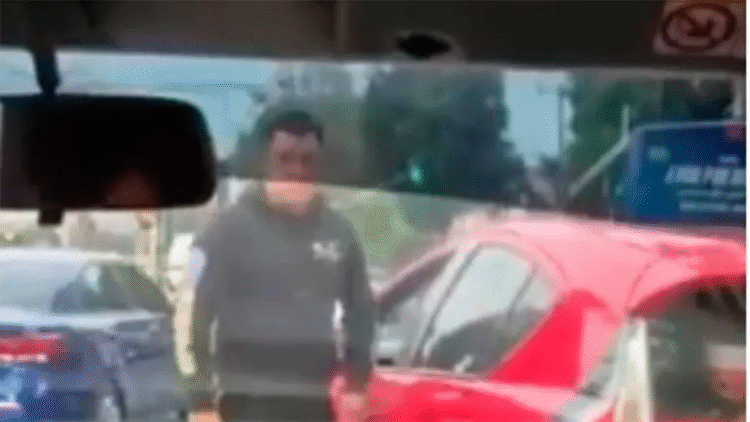 Graban a presunto ‘montachoques’ amenazando a víctimas en avenida Cuitláhuac