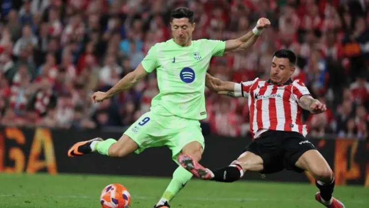 Lewandowski firma doblete en victoria del Barcelona en San Mamés