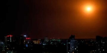 Irán ‘contraataca’: lanza misiles a bases de EU en Irak y Qatar