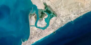 Irán amenaza con cerrar el Estrecho de Ormuz y sacude el mercado mundial del petróleo