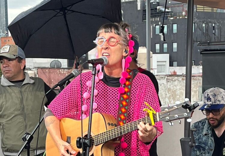 ATERCIOPELADOS PROTAGONIZA UN CONCIERTO SILENTE HISTÓRICO EN LA PLAYHAUS DE TOTALPLAY