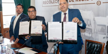Firma Ricardo Moreno convenio histórico con Central de Abastos y anuncia alumbrado público renovado