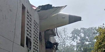 Se estrella avión en India; transportaba a más de 200 pasajeros y se dirigía a Londres