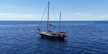 Barco con ayuda humanitaria y 12 activistas, entre ellos, Greta Thunberg, se acerca a Gaza