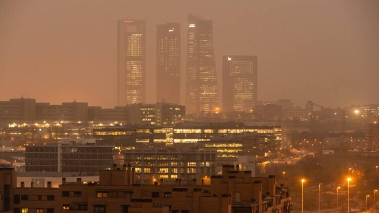 ¿Cómo afecta el polvo del Sahara a la salud de las personas? Ve estos 5 efectos y cuándo llega a México