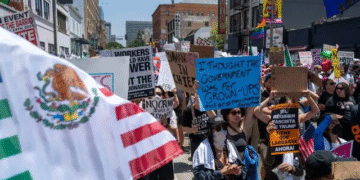 Protestas contra Trump: reportan decenas de personas detenidas tras ‘No Kings Day’