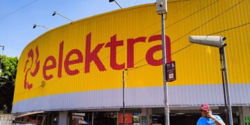 Ordenan a Elektra pagar 2 mil millones de pesos al SAT… y Salinas Pliego condena fallo