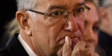 Exhiben caso Salinas Pliego: Grupo debe 74 mil mdp de impuestos, según gobierno