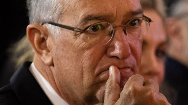 Exhiben caso Salinas Pliego: Grupo debe 74 mil mdp de impuestos, según gobierno