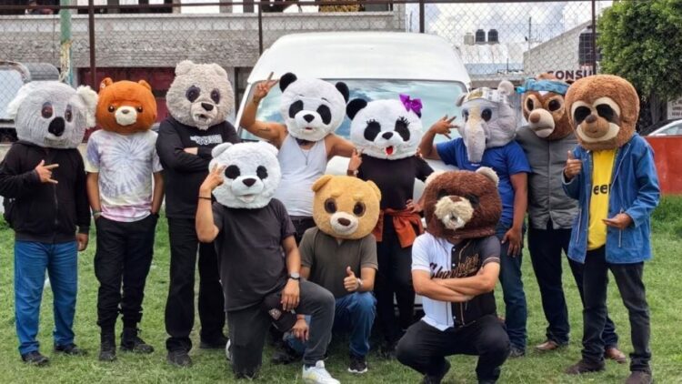 Asaltan al grupo musical veracruzano «Los Cumbiosos» en carretera en Puebla; les robaron todos sus instrumentos