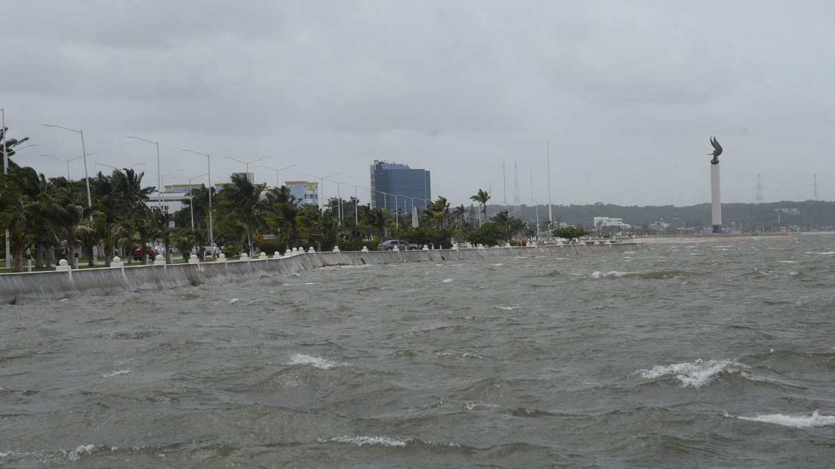 Hay probabilidad de desarrollo ciclónico en costas de Oaxaca y Chiapas; podría formarse el huracán Barbara