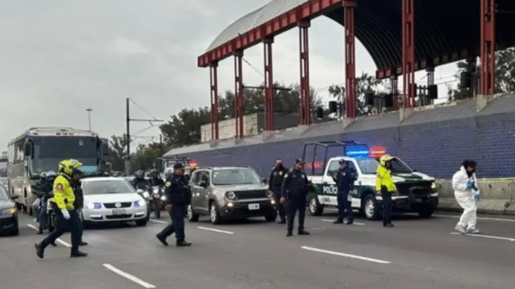 Fallece mujer tras ser atropellada en la calzada Ignacio Zaragoza, a la altura del Metro Agrícola Oriental