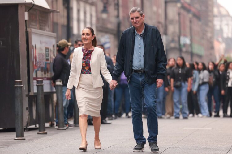 Sheinbaum emite su voto en la Elección Judicial: ‘que viva la democracia’, dice