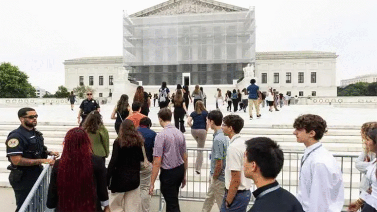 Respalda Supremo de EU a Trump en limitar ciudadanía por nacimiento