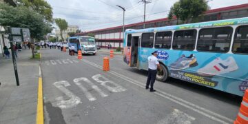 ¡Mano firme de Ricardo Moreno! Inicia limpia del transporte público en Toluca