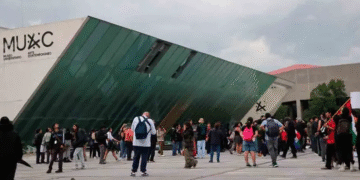 “Quemar libros es de fascistas”: Sheinbaum sobre violencia en la UNAM por marcha contra gentrificación