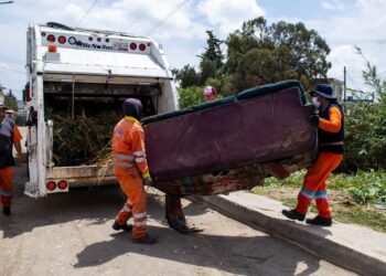 Impulsa Gobierno de la Ciudad programa de descacharrización ante la temporada de lluvias 63