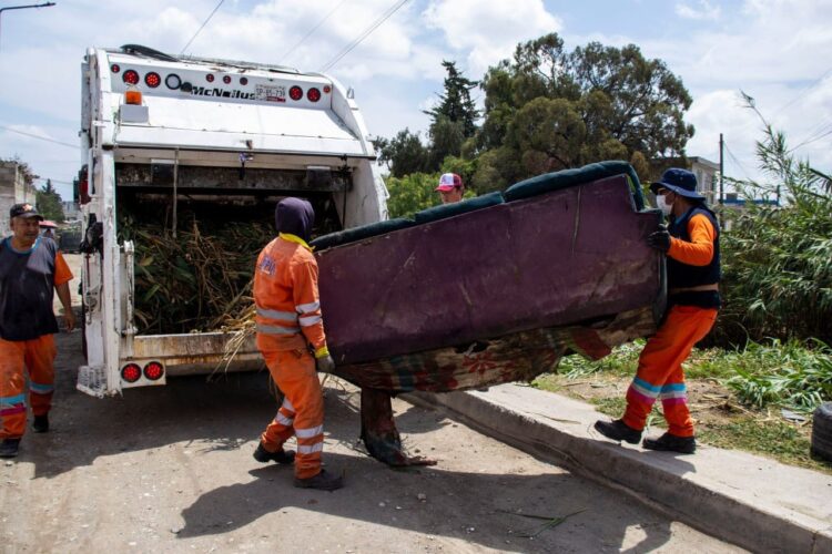 Impulsa Gobierno de la Ciudad programa de descacharrización ante la temporada de lluvias 63